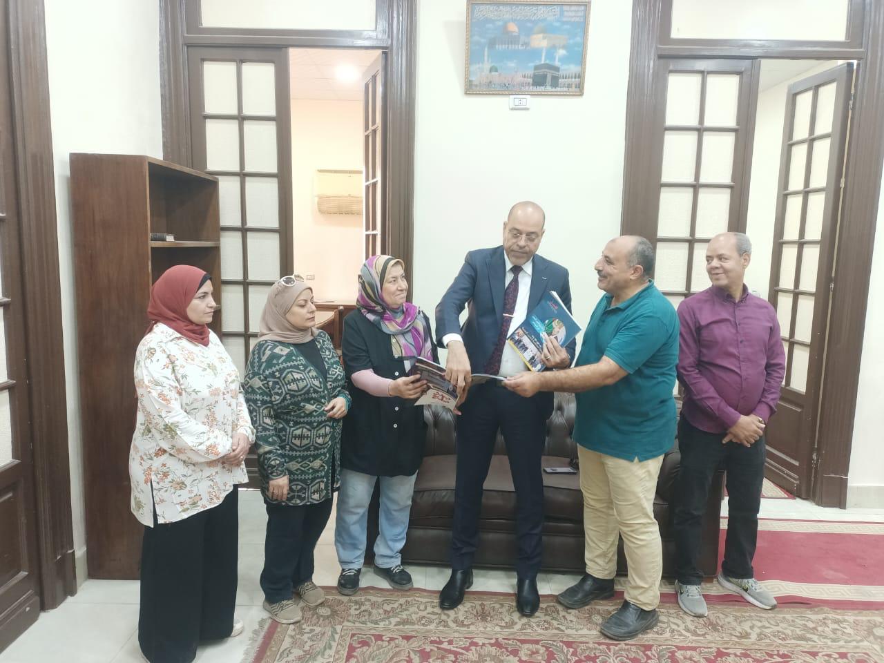 وزير القوى العامله 